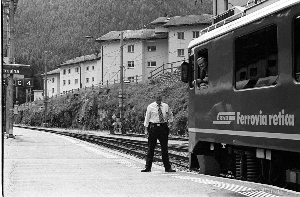 Waiting for departure, Bahnhof Pontresina