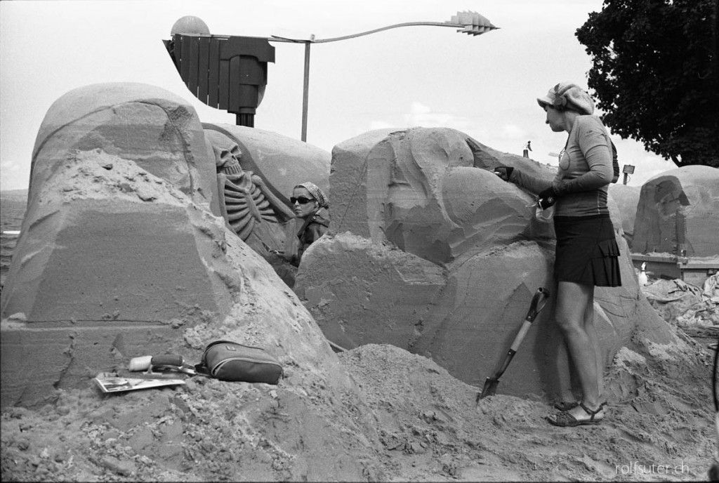 Death and the Maiden | At the sand sculpture festival in Rorschach