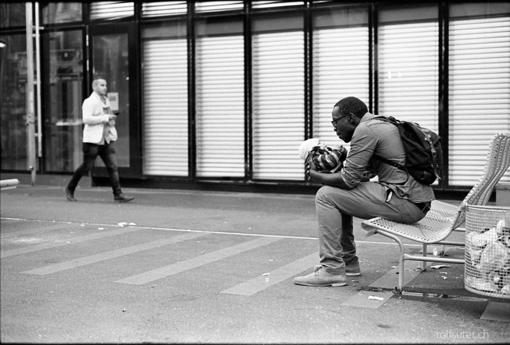 Playing with a toddler in Lausanne Flon